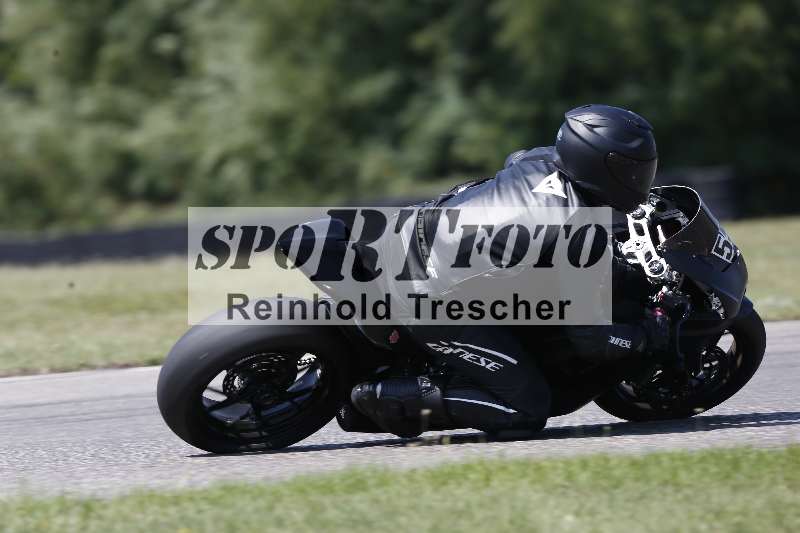/44 09.08.2025 Plüss Moto Sport ADR/Freies Fahren/550
